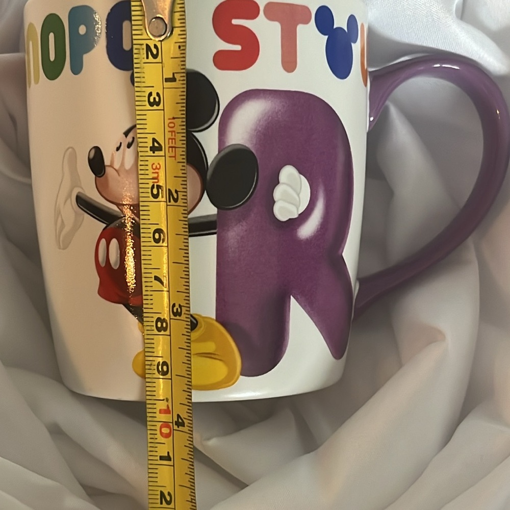 Disney “R” mug - Picture 5 of 7
